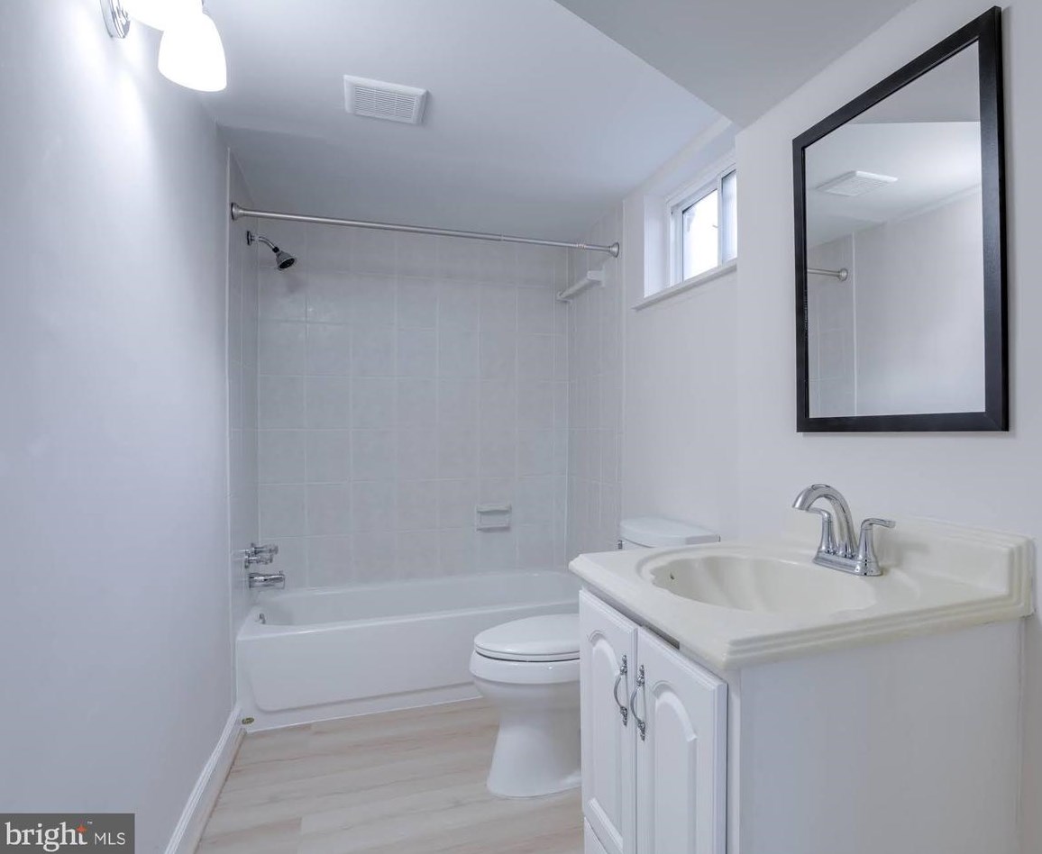 7032 Lee Park Ct, Falls Church VA  22042-3908 exterior