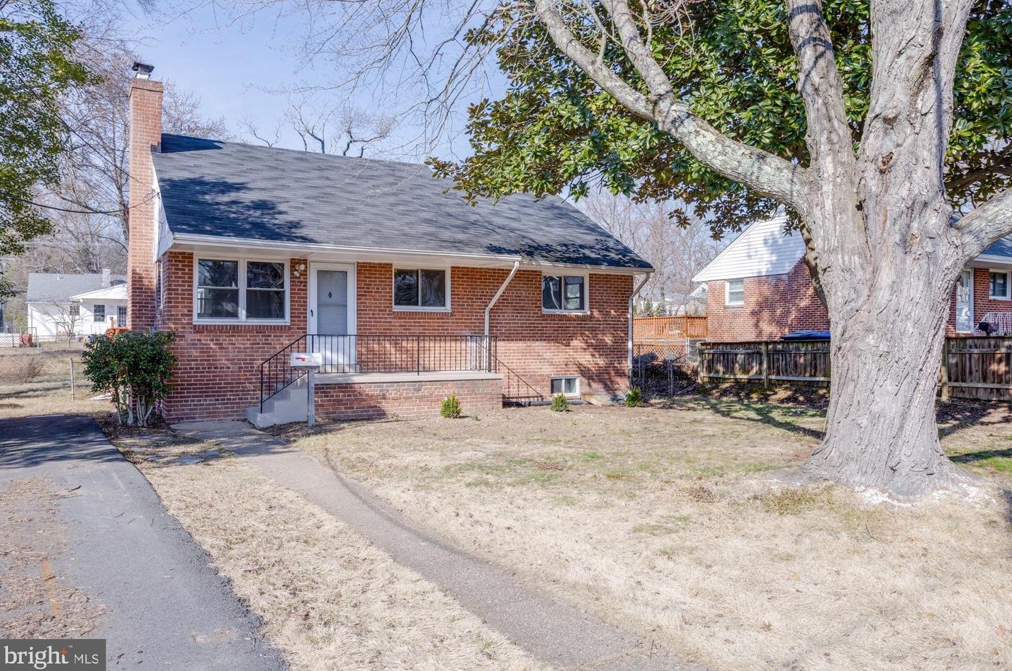 7032 Lee Park Ct, Falls Church, VA 22042