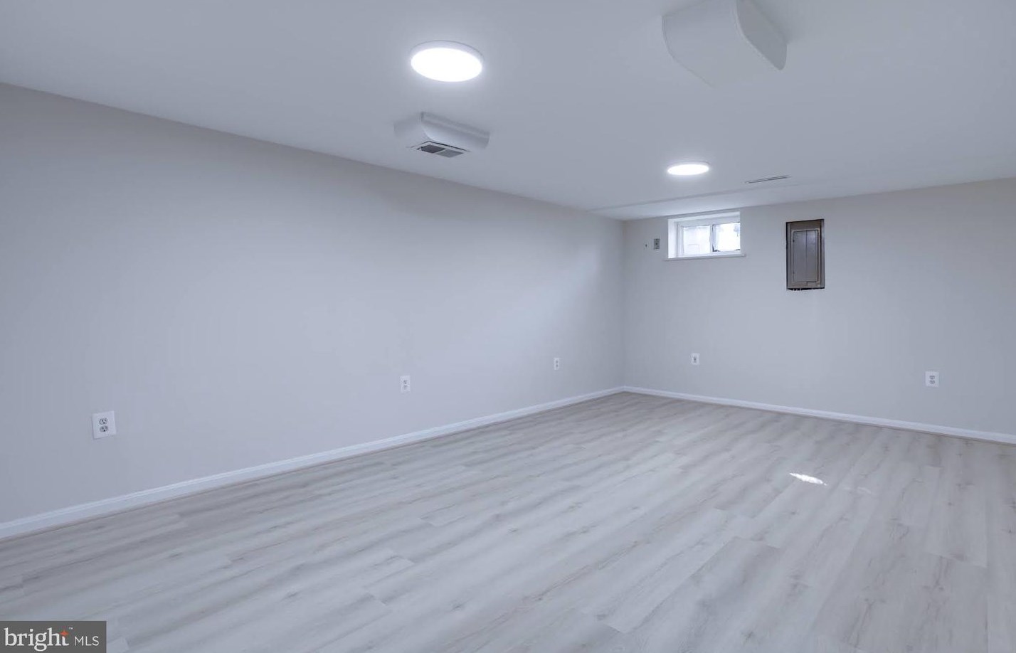 7032 Lee Park Ct, Falls Church VA  22042-3908 exterior