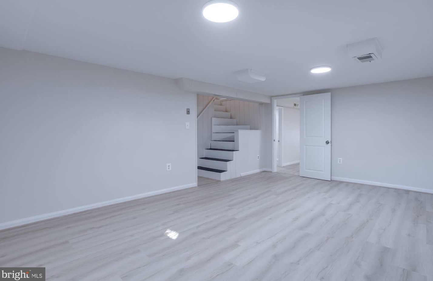 7032 Lee Park Ct, Falls Church VA  22042-3908 exterior