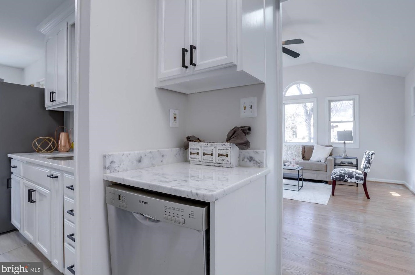 7032 Lee Park Ct, Falls Church VA  22042-3908 exterior