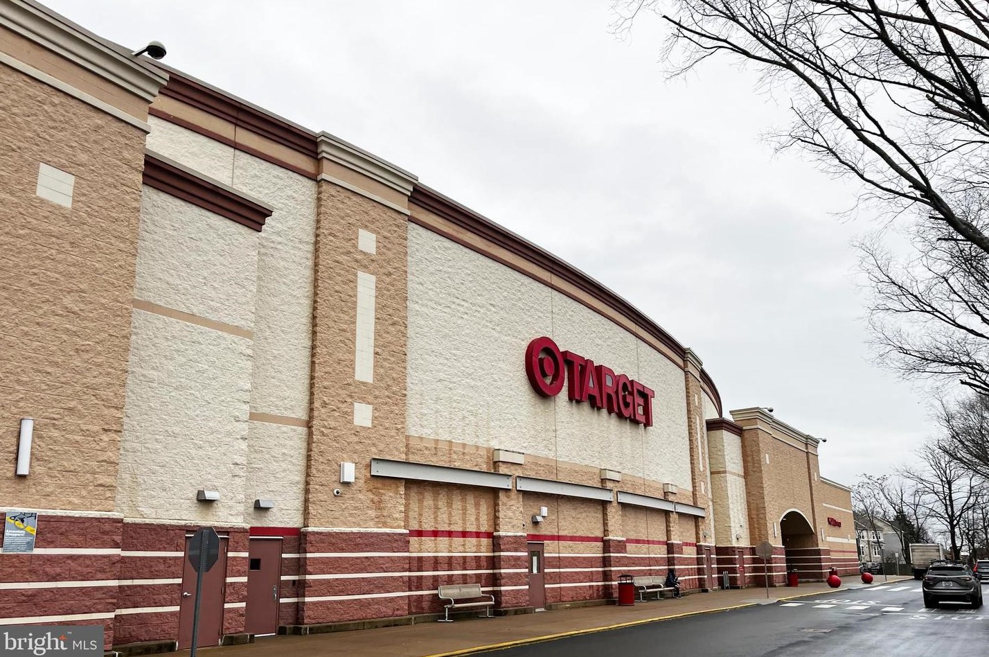 7032 Lee Park Ct, Falls Church VA  22042-3908 exterior