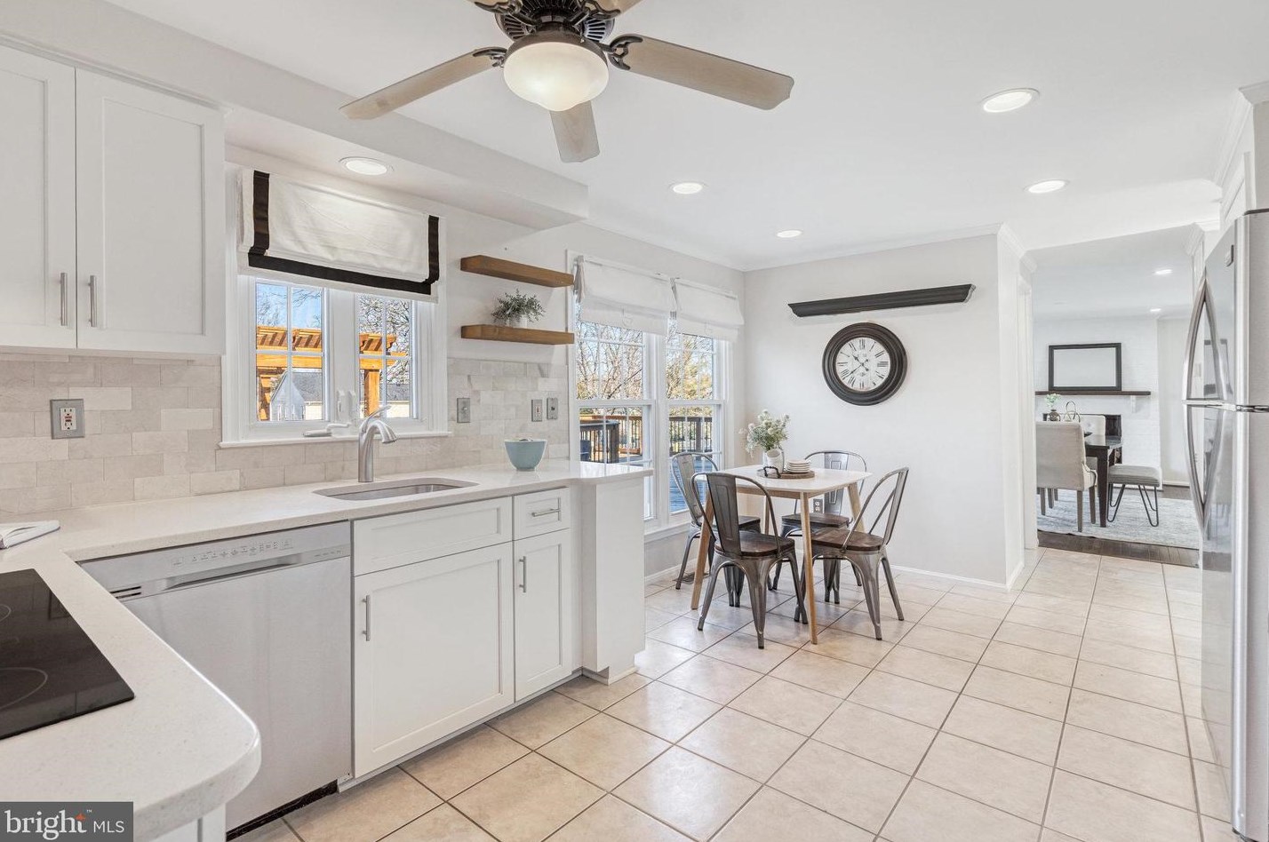 15206 Bannon Hill Ct, Fairfax VA  20151-1314 exterior