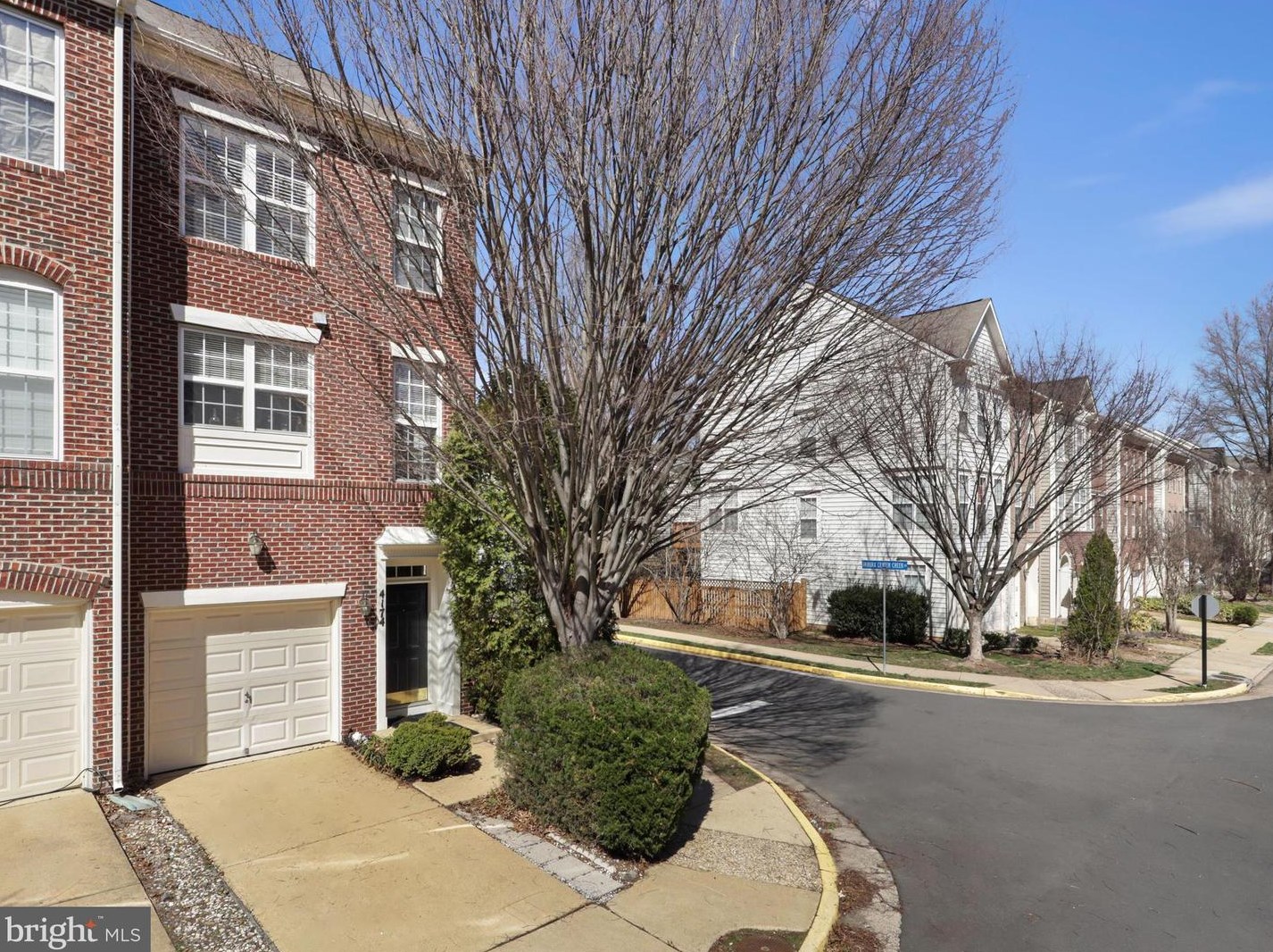 4174 Timber Log Way, Fairfax, VA 22030-8533