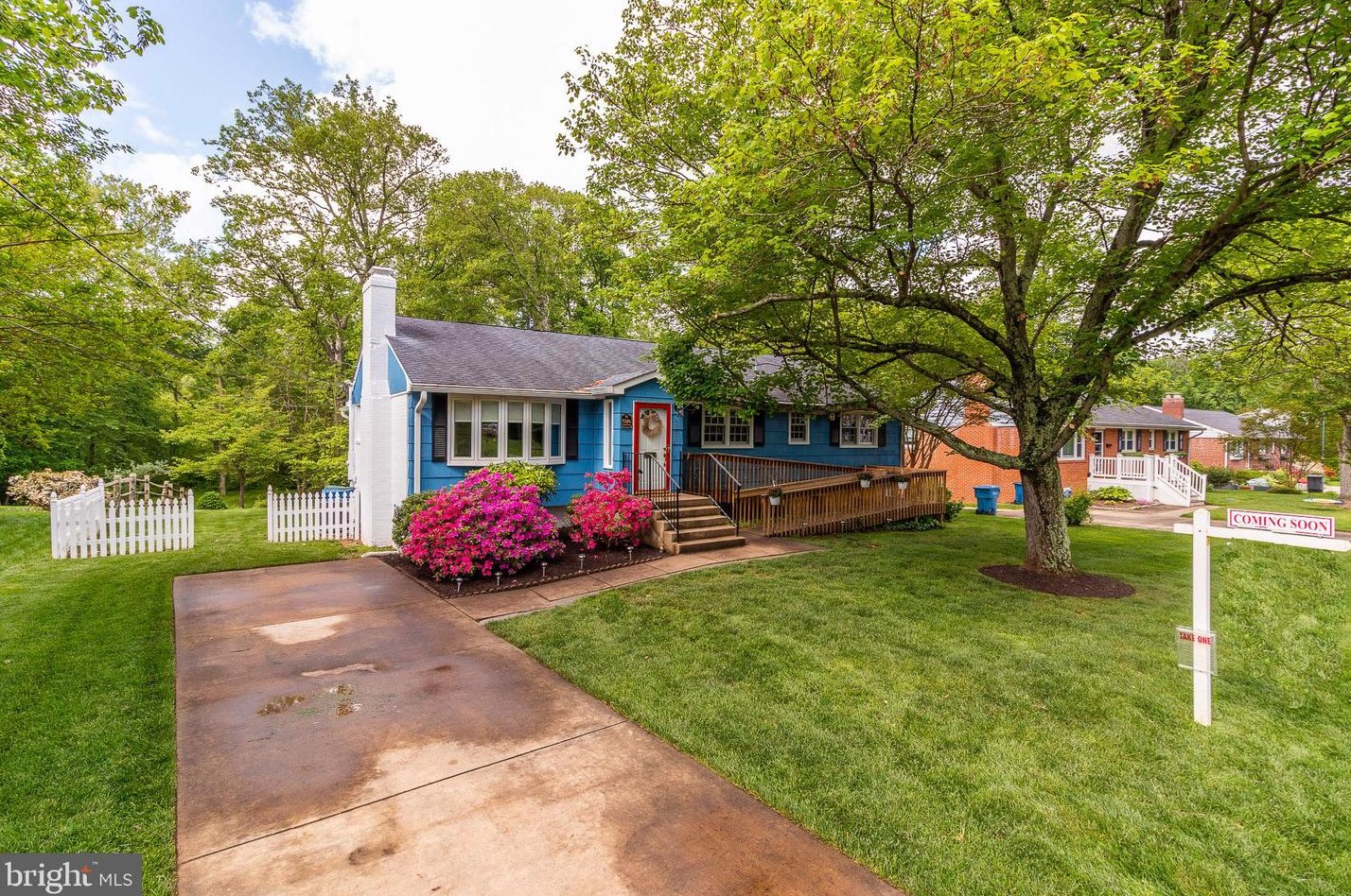 5320 Inverchapel Rd, Springfield, VA 22151-1901