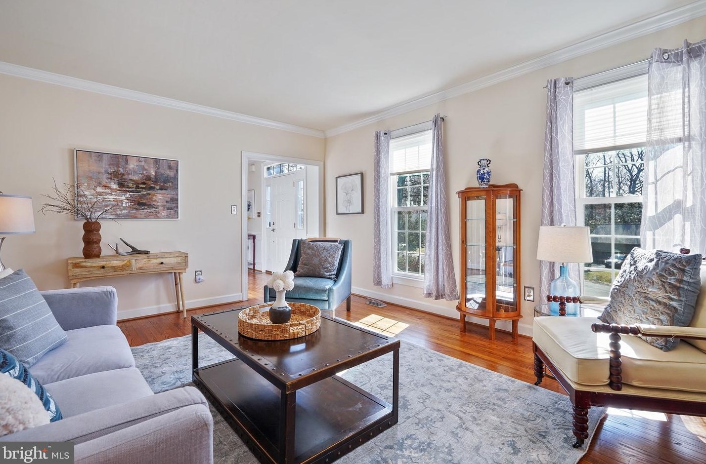 4888 Oakcrest Dr, Fairfax VA  22030-4570 exterior