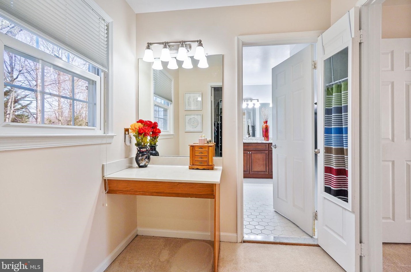 4888 Oakcrest Dr, Fairfax VA  22030-4570 exterior