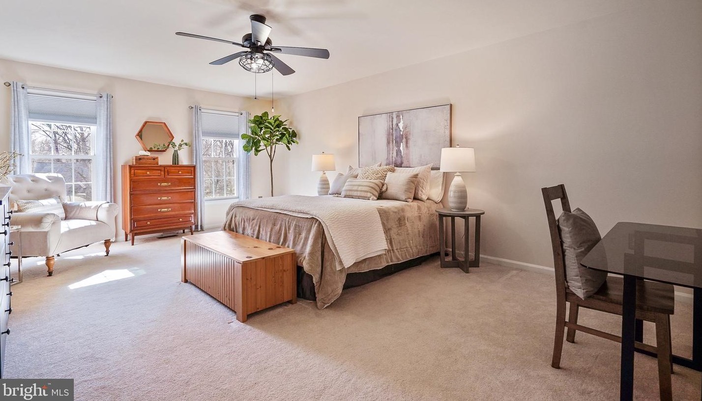 4888 Oakcrest Dr, Fairfax VA  22030-4570 exterior