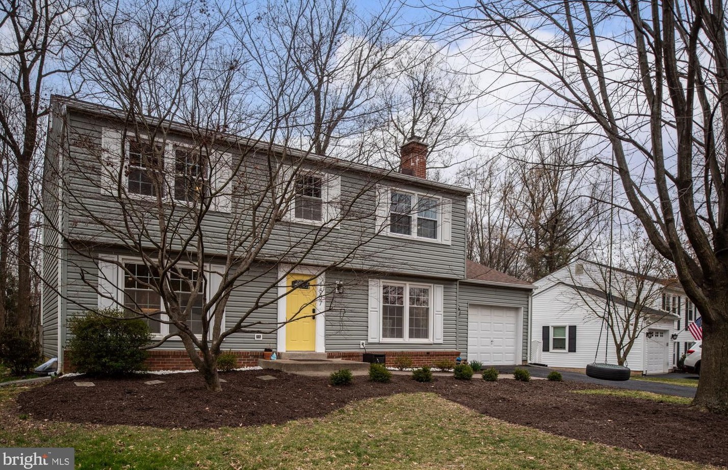 1537 Sadlers Wells Dr, Herndon, VA 20170