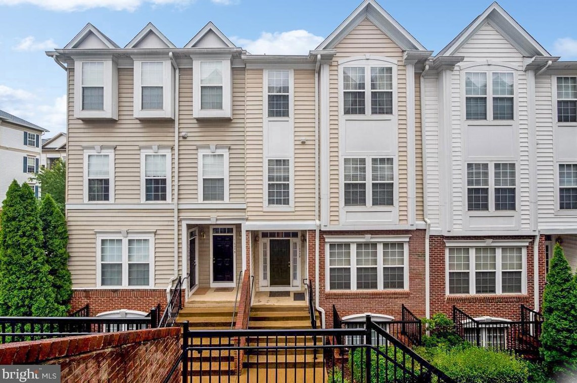 11594 Cavalier Landing Ct # 702-b, Fairfax, VA