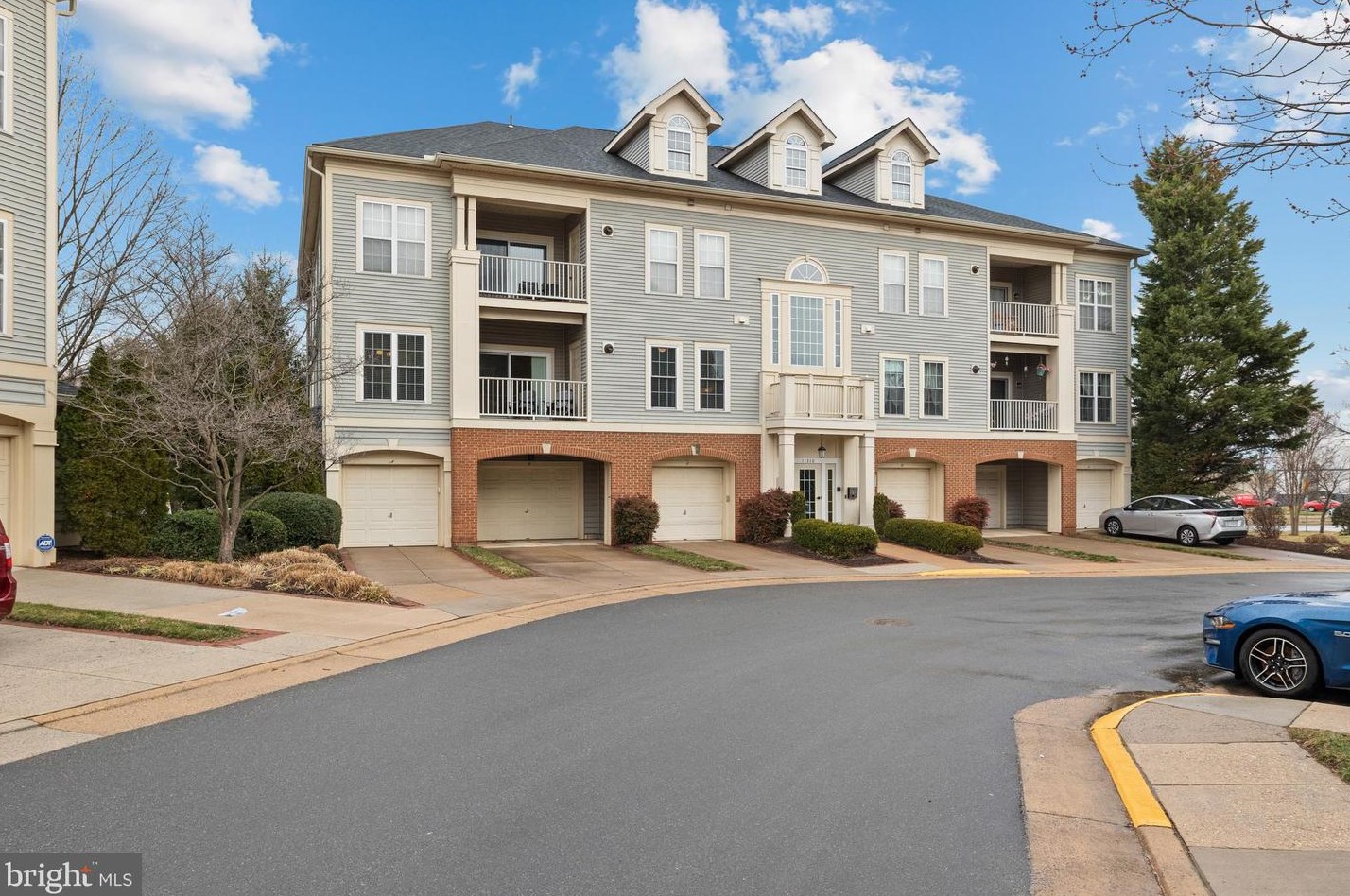 11310 Westbrook Mill Ln, Fairfax, VA 22030-5663