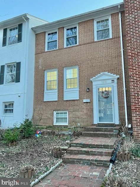 3231 Viscount Ct, Annandale, VA 22003