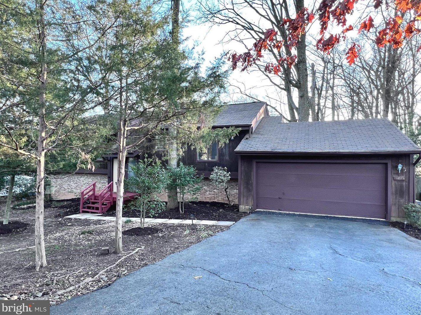 8209 Idylwood Rd, Vienna, VA 22182