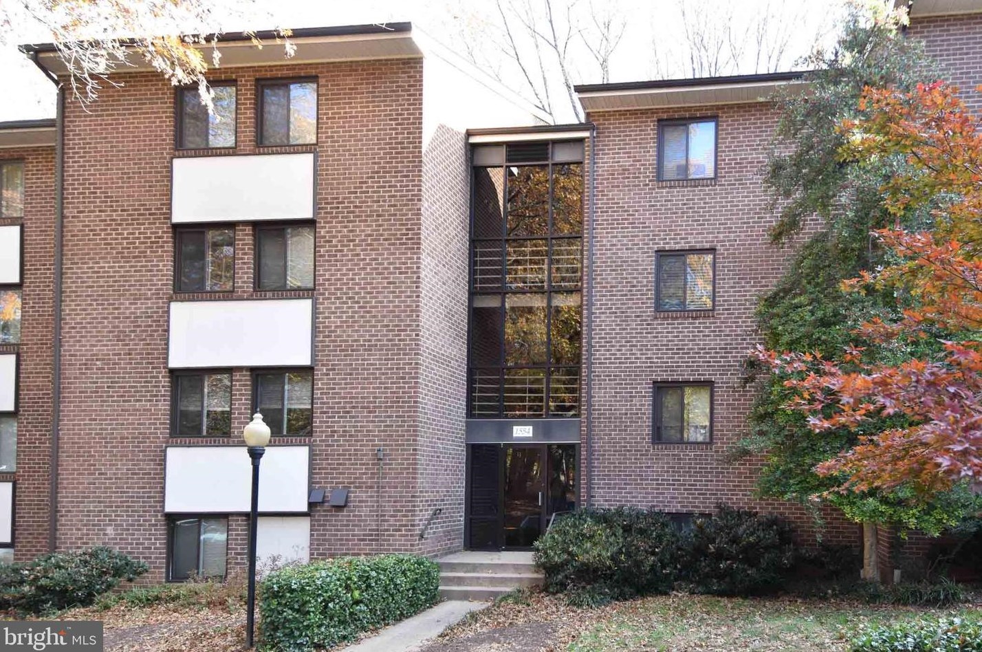 1554 Northgate Square #11b, Herndon, VA 20190