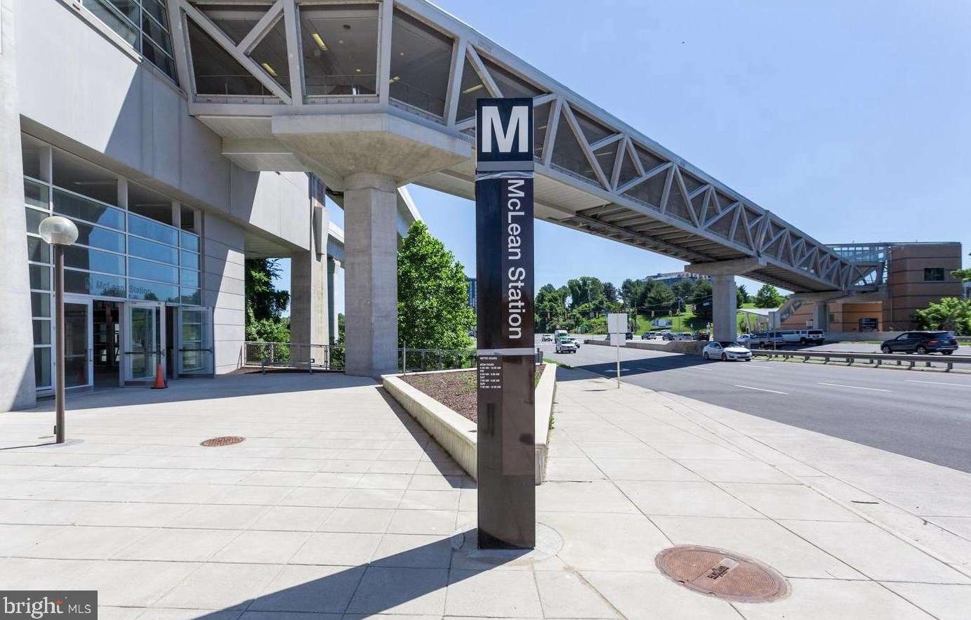 1525 Lincoln Way, Mc Lean VA  22102-5814 exterior