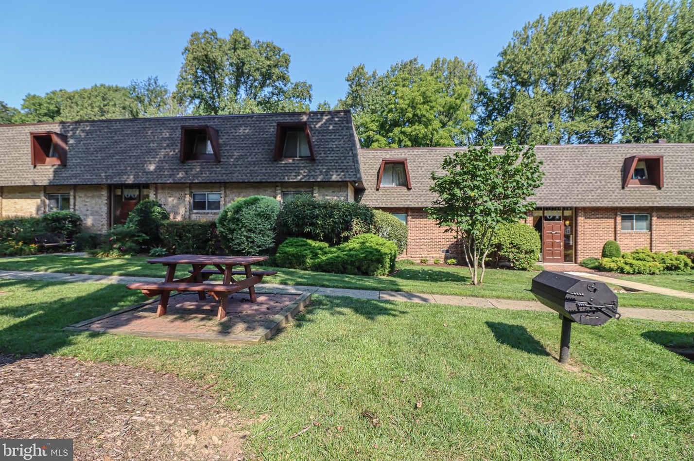 11604 Vantage Hill Rd #11b, Herndon, VA 20190