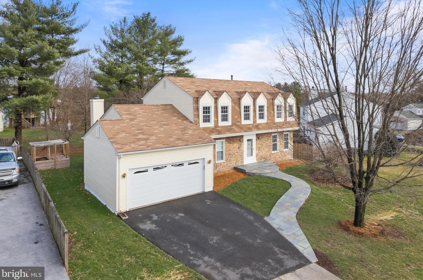 14414 Coachway Dr, Centreville, VA 20120