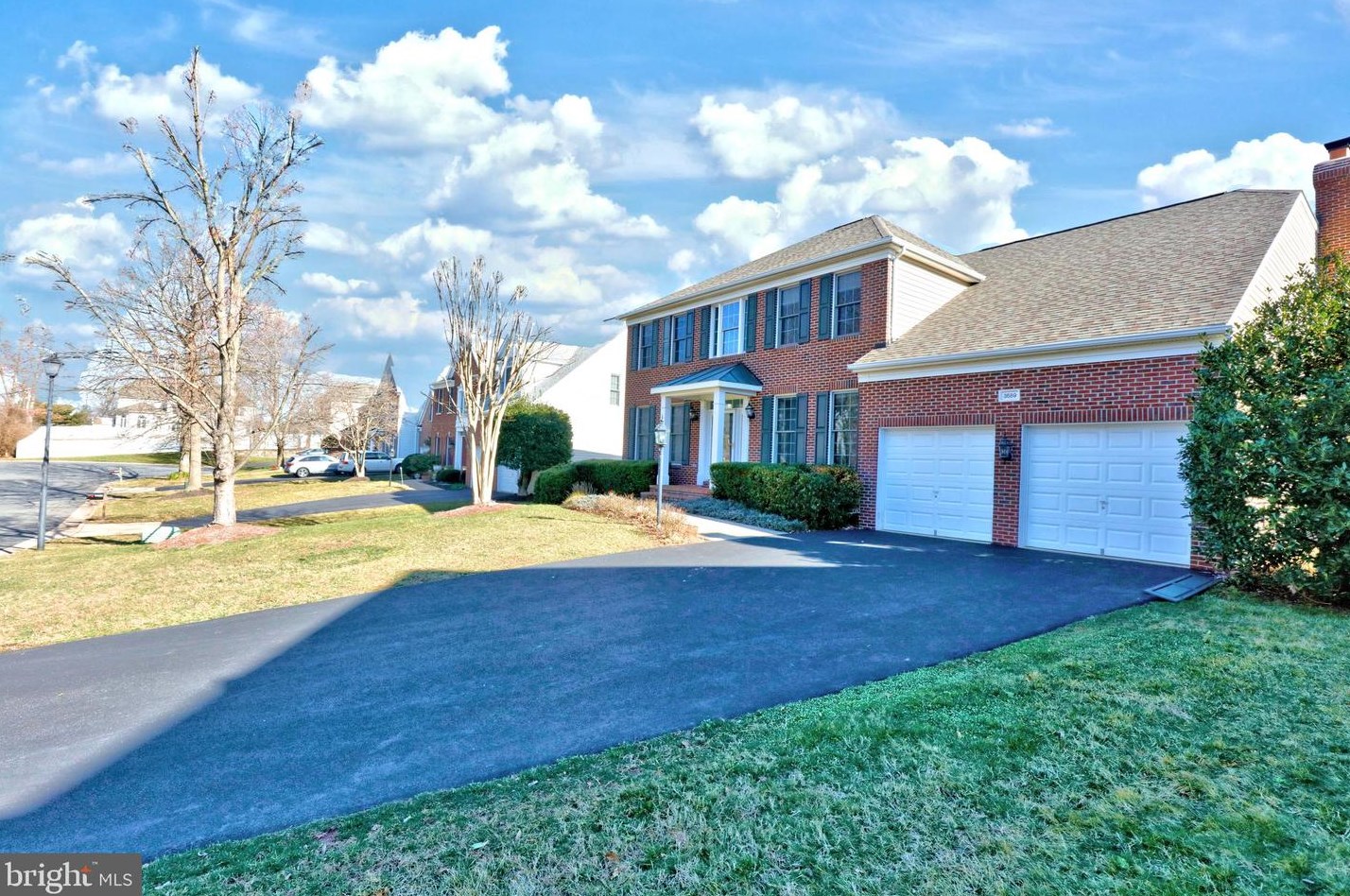 3589 Rocky Meadow Ct, Fairfax, VA 22033-1752