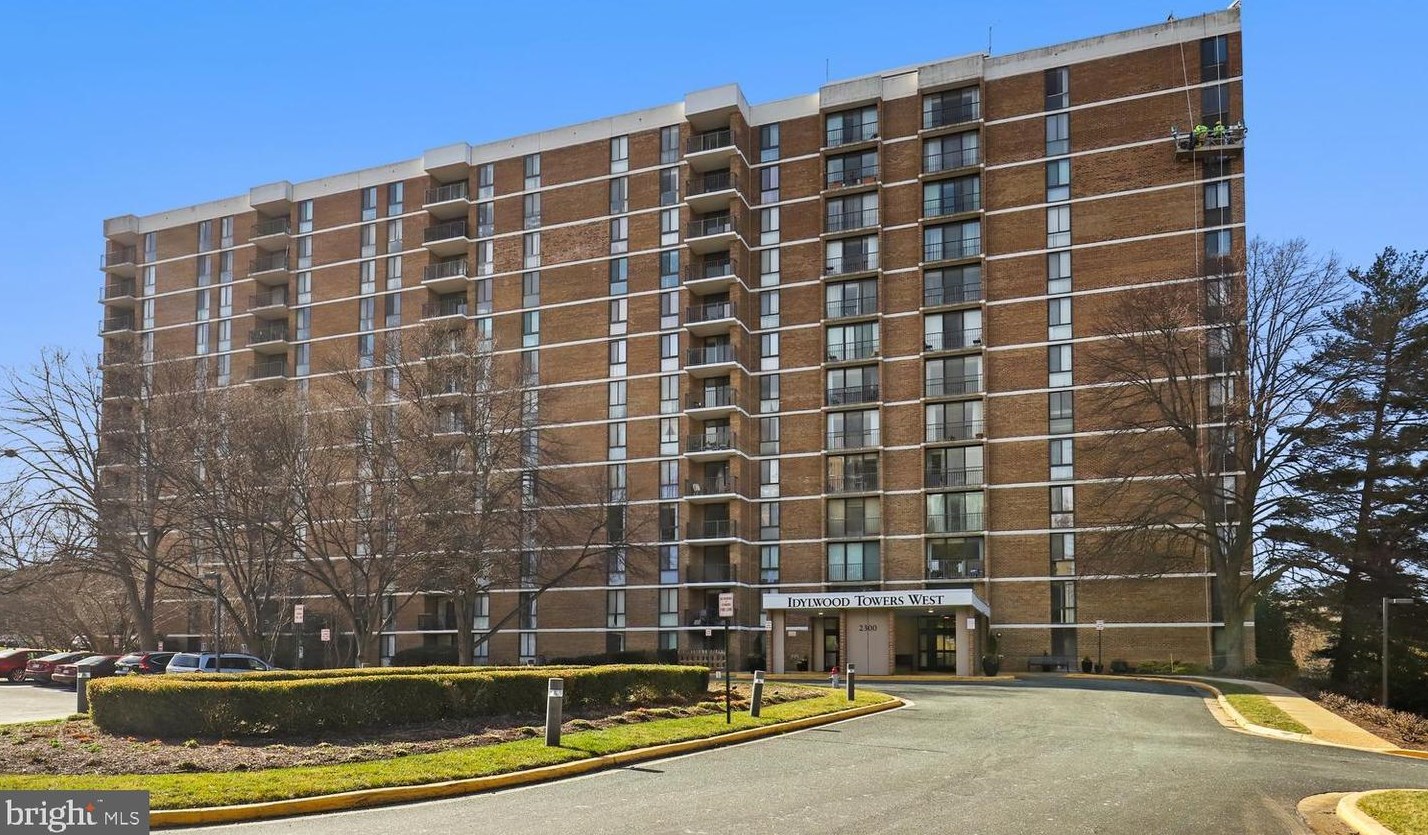 2300 Pimmit Dr #1216, Falls Church, VA 22043