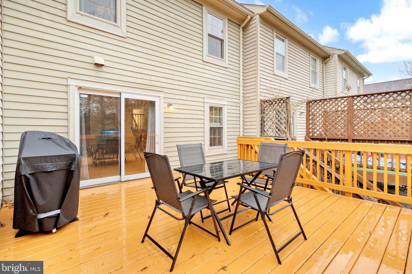 9871 Burke Pond Ct, Springfield VA  22015-2955 exterior