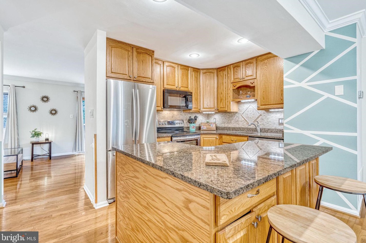 9871 Burke Pond Ct, Springfield, VA 22015