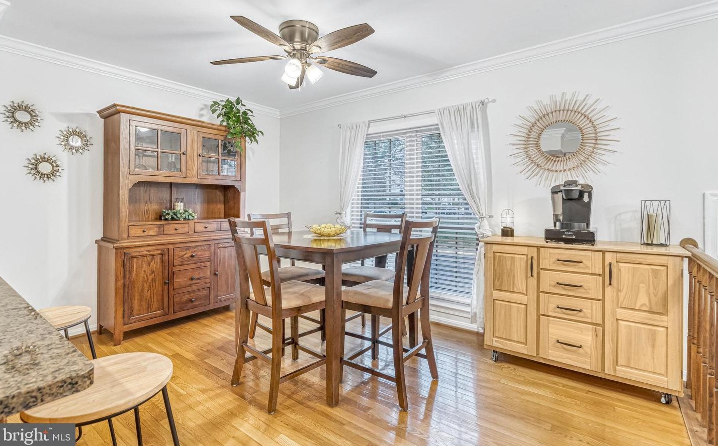 9871 Burke Pond Ct, Springfield VA  22015-2955 exterior