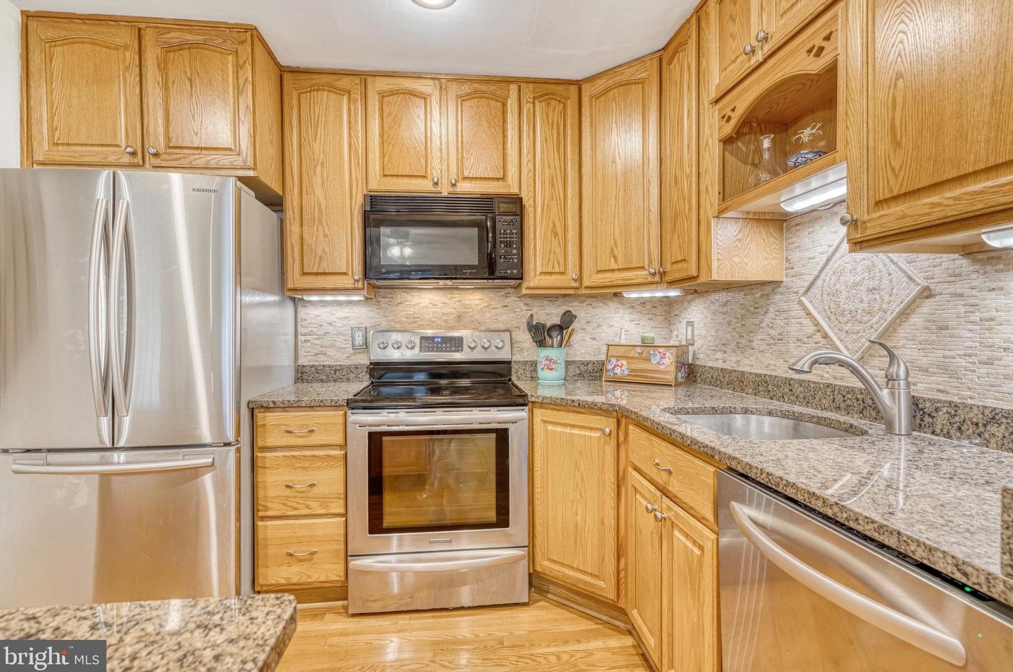 9871 Burke Pond Ct, Springfield VA  22015-2955 exterior