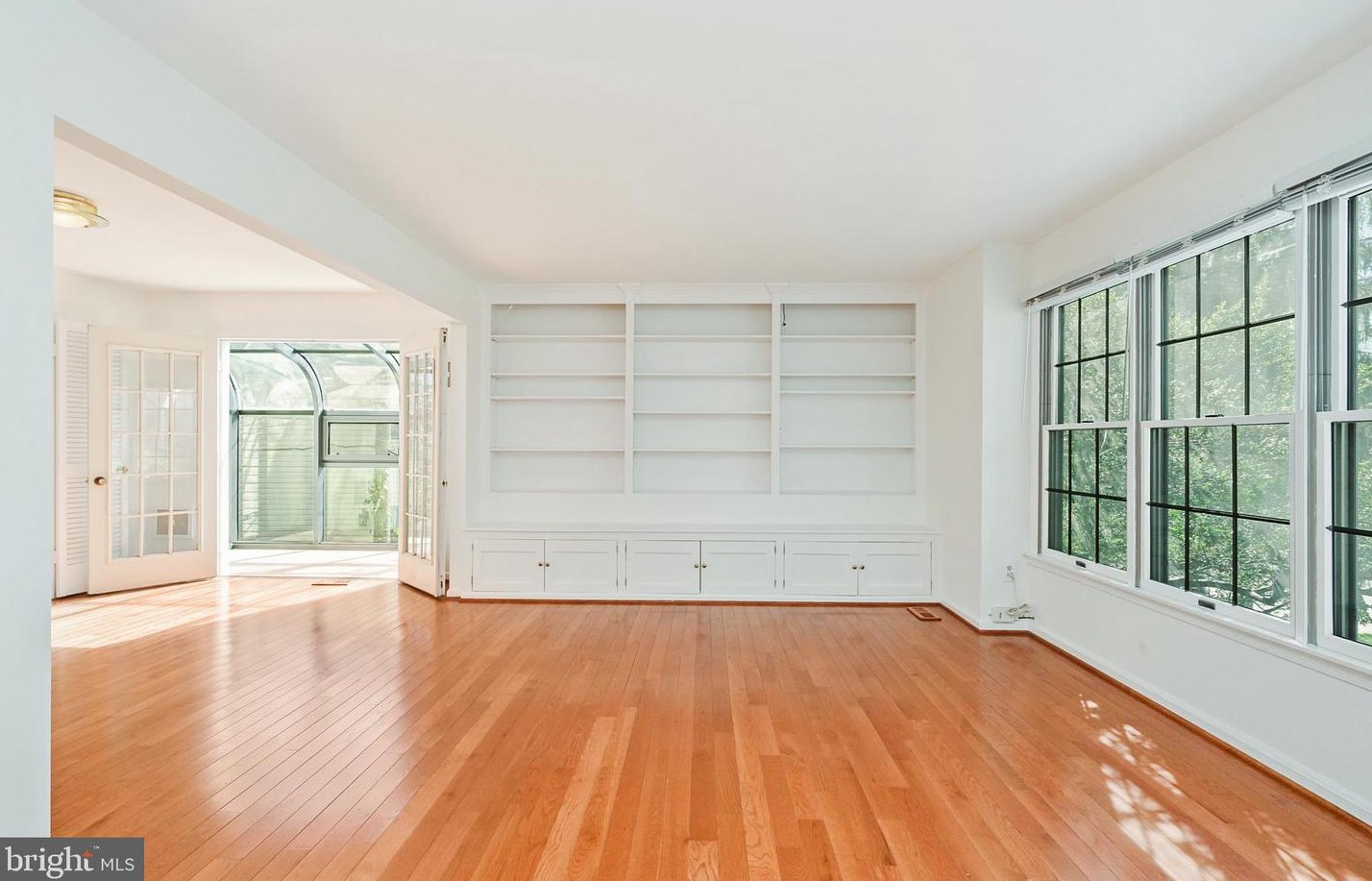 9212 Lake Braddock Dr, Springfield VA  22015-2029 exterior