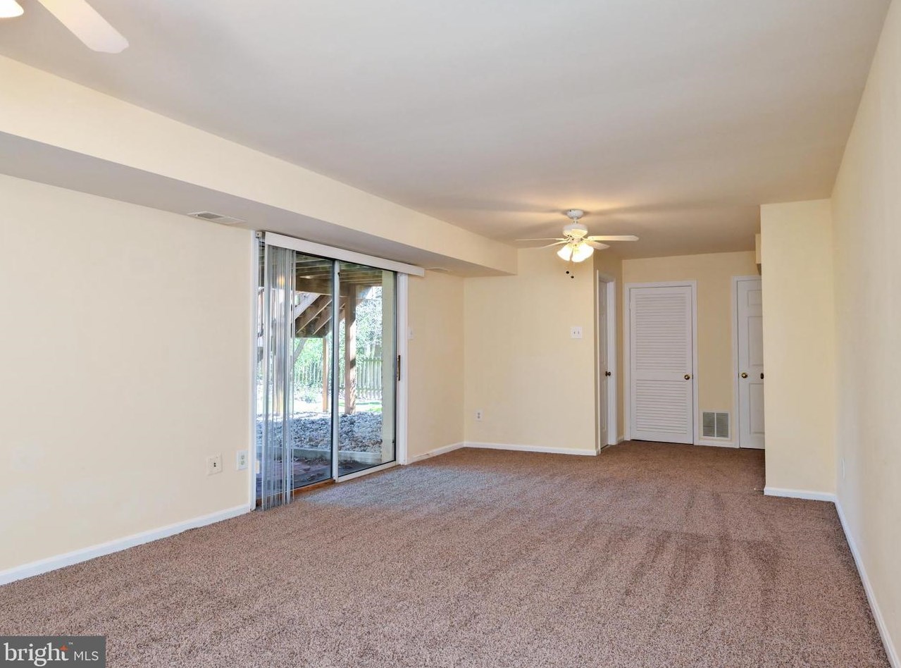 9212 Lake Braddock Dr, Springfield VA  22015-2029 exterior