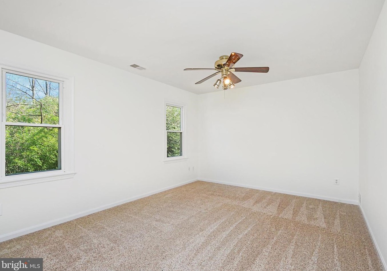 9212 Lake Braddock Dr, Springfield VA  22015-2029 exterior