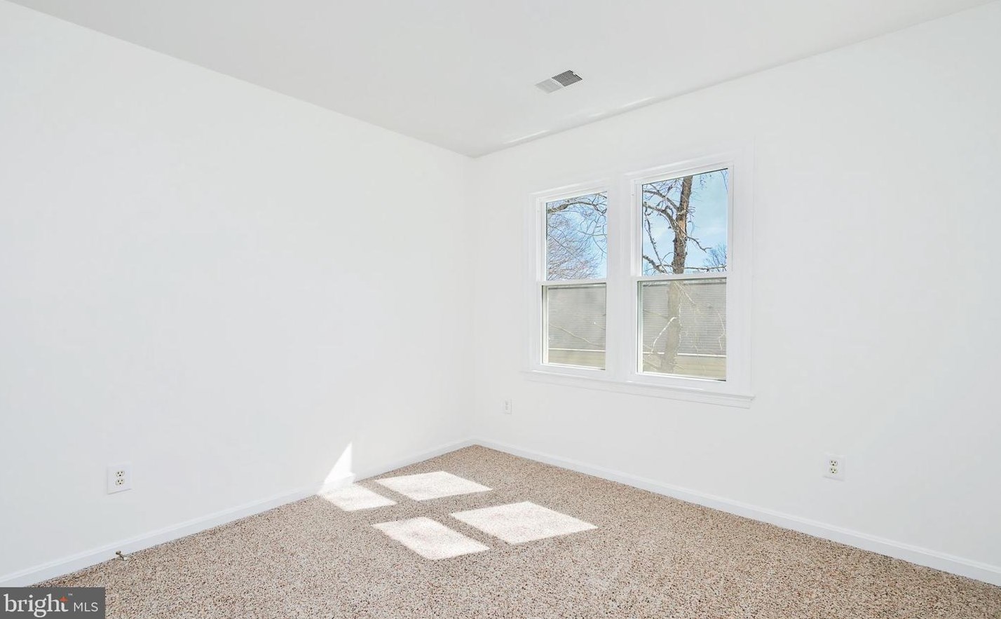 9212 Lake Braddock Dr, Springfield VA  22015-2029 exterior