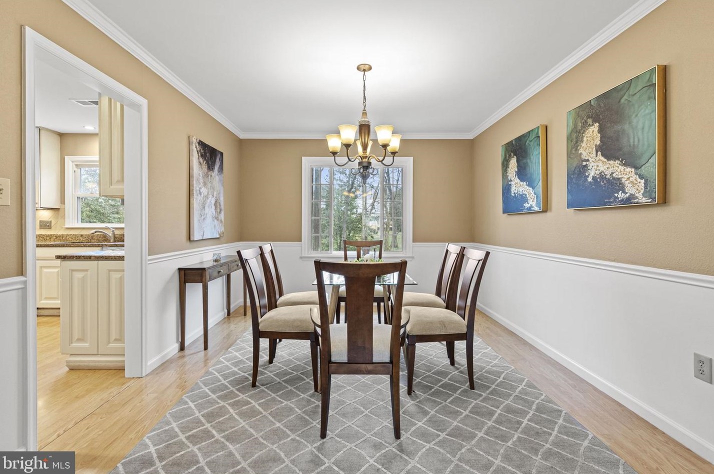 8402 Westpointe Dr, Fairfax, VA 22039-2670