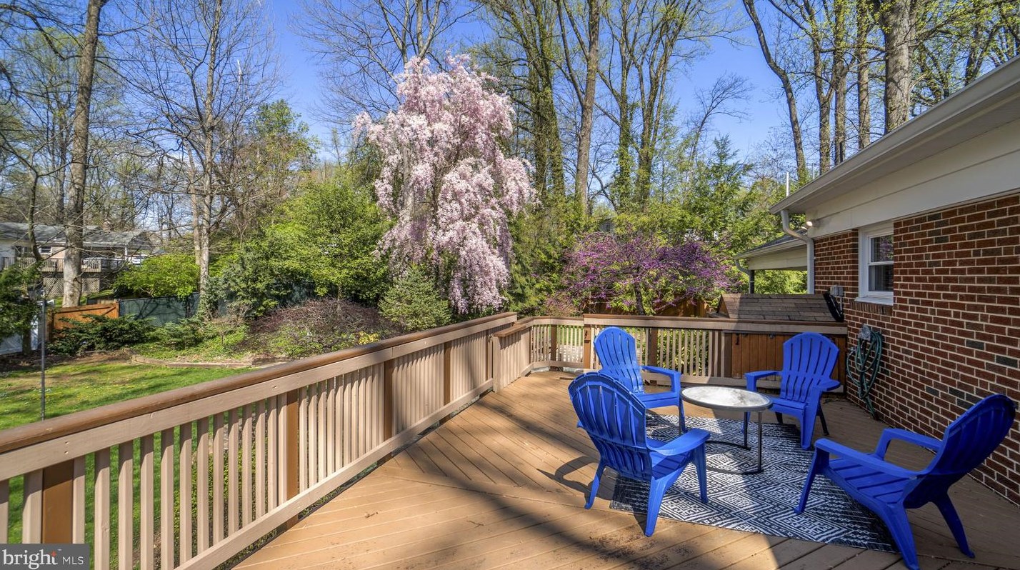 11719 Briggs Ct, Fairfax VA  22030-5703 exterior