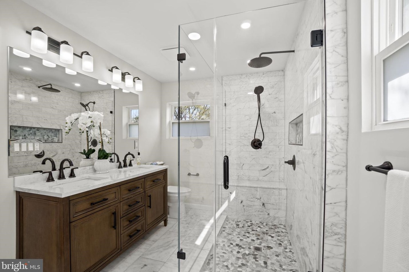 11719 Briggs Ct, Fairfax VA  22030-5703 exterior