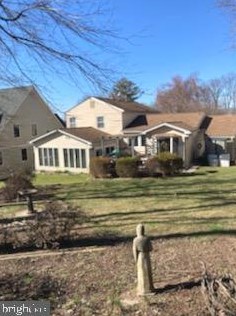 2040 Freedom Ln, Falls Church, VA 22043-1807
