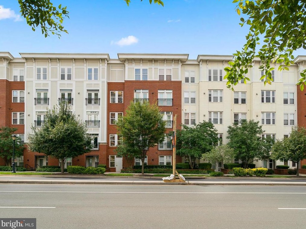 2655 Prosperity Ave #212, Fairfax, VA 22031
