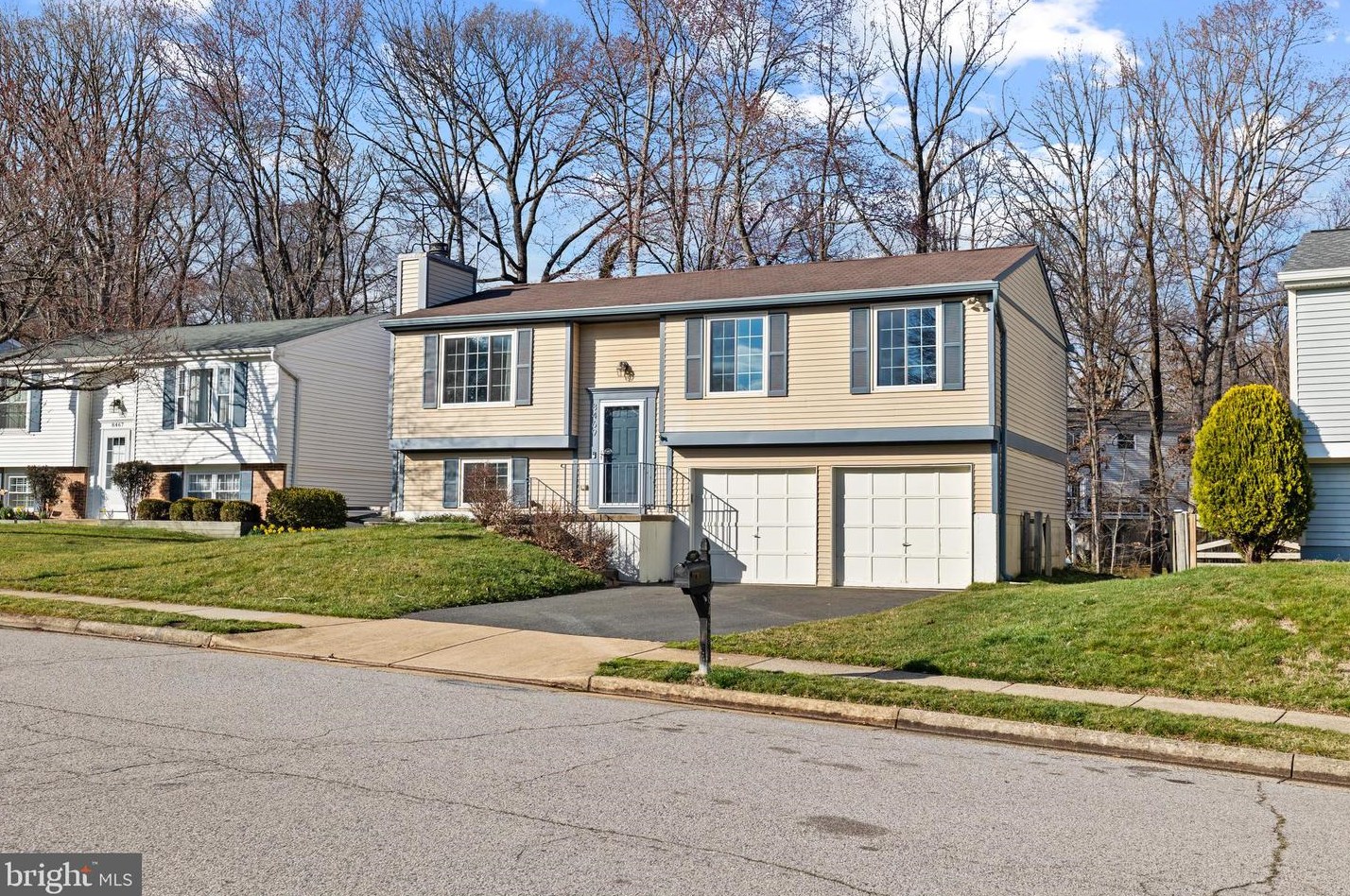 8469 Rippled Creek Ct, Springfield VA  22153-3804 exterior