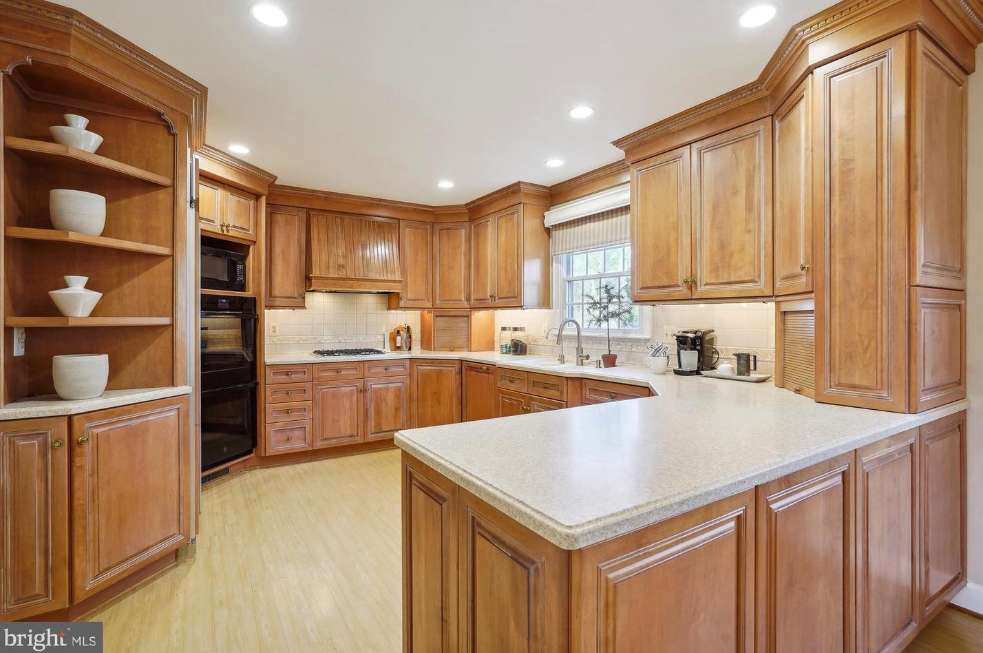 2095 Kedge Dr, Vienna, VA 22181-3211