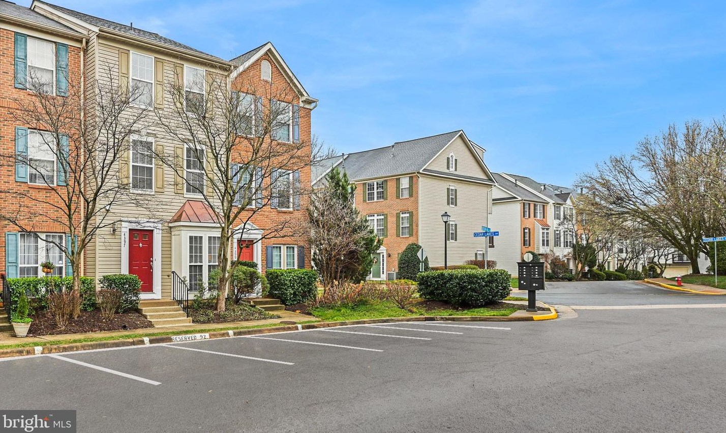 4397 Sutler Hill Square, Fairfax, VA 22033