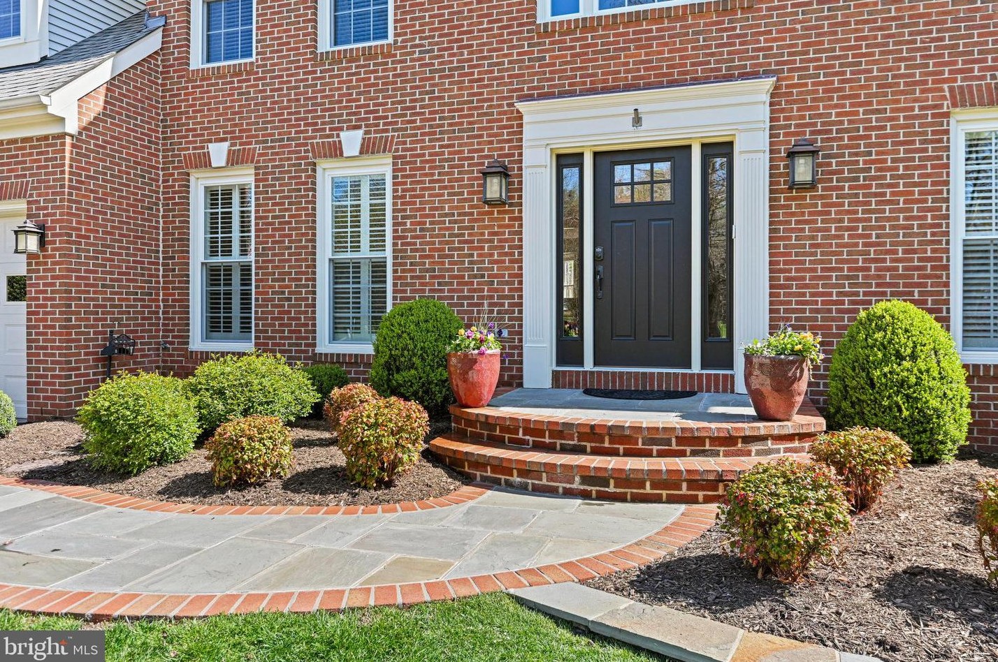 694 Old Hunt Way, Herndon, VA 20170