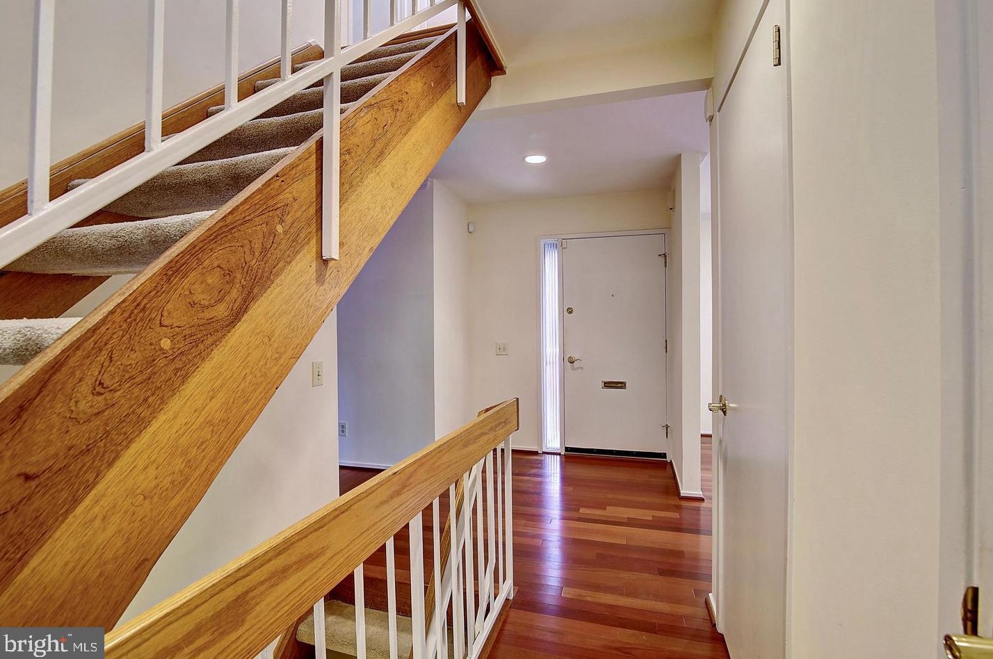 1556 Scandia Cir, Herndon, VA 20190