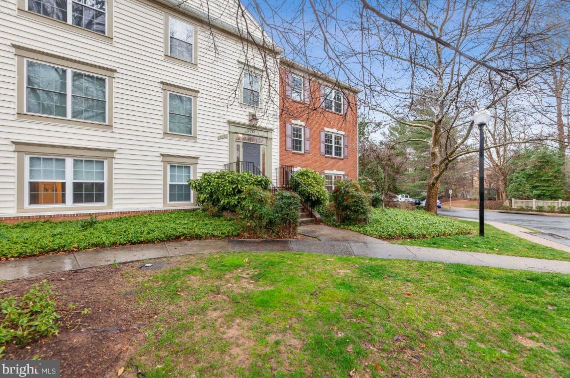 7761 Inversham Dr #251, Falls Church, VA 22042