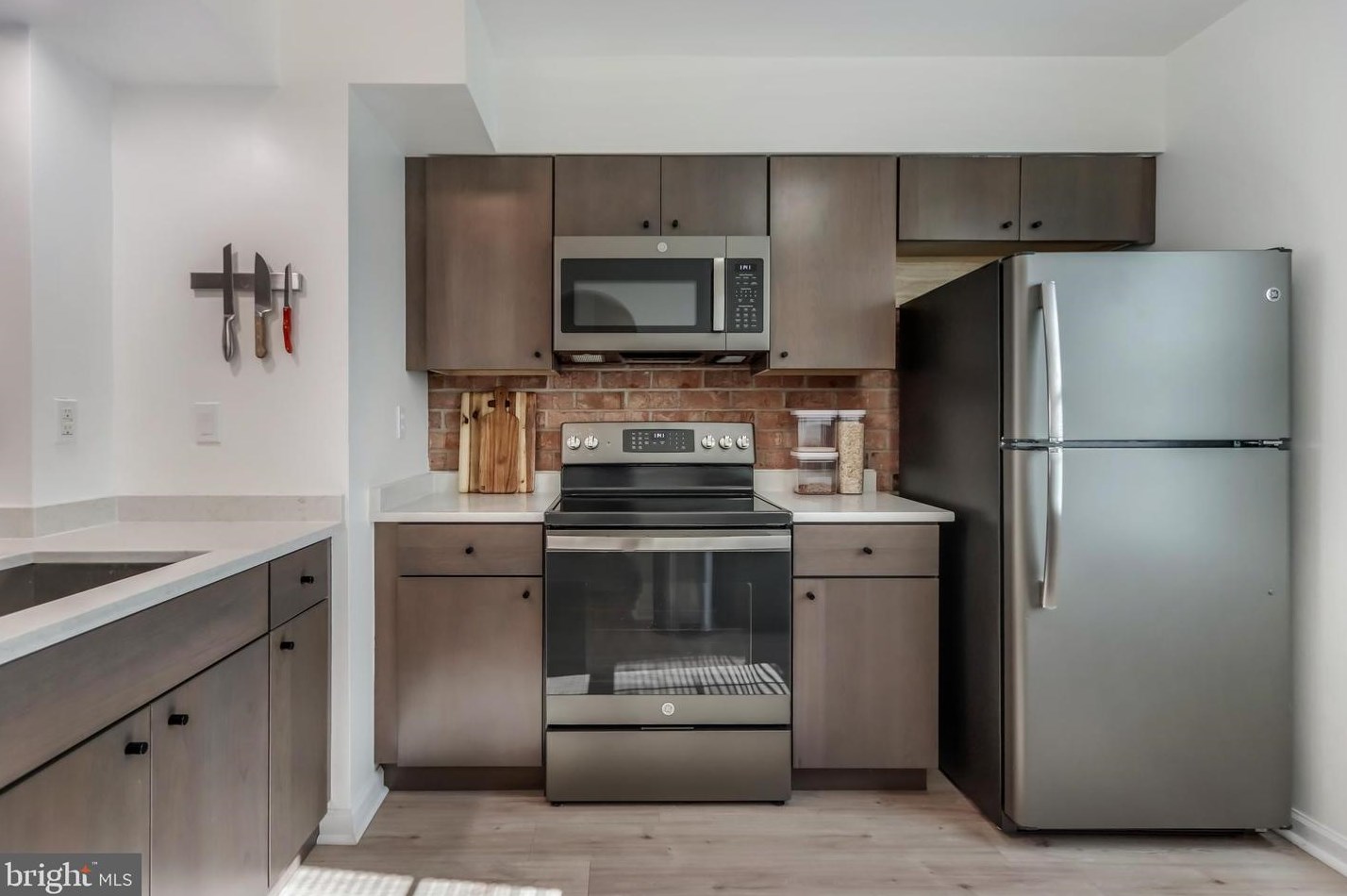 8546 Forrester Blvd #880, Springfield, VA