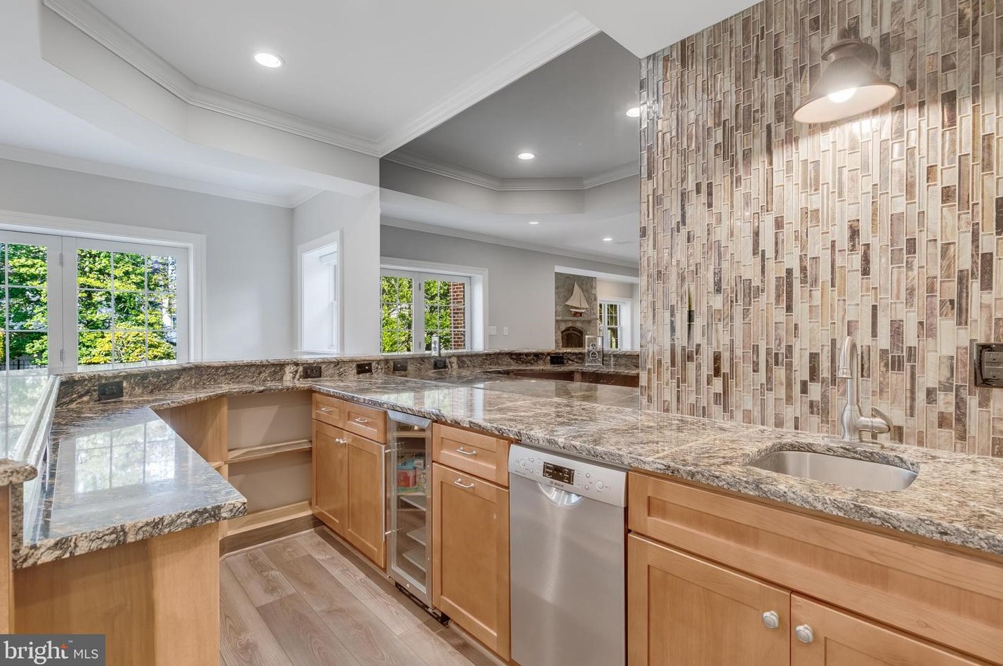 7030 Elizabeth Dr, Mc Lean VA  22101-2623 exterior