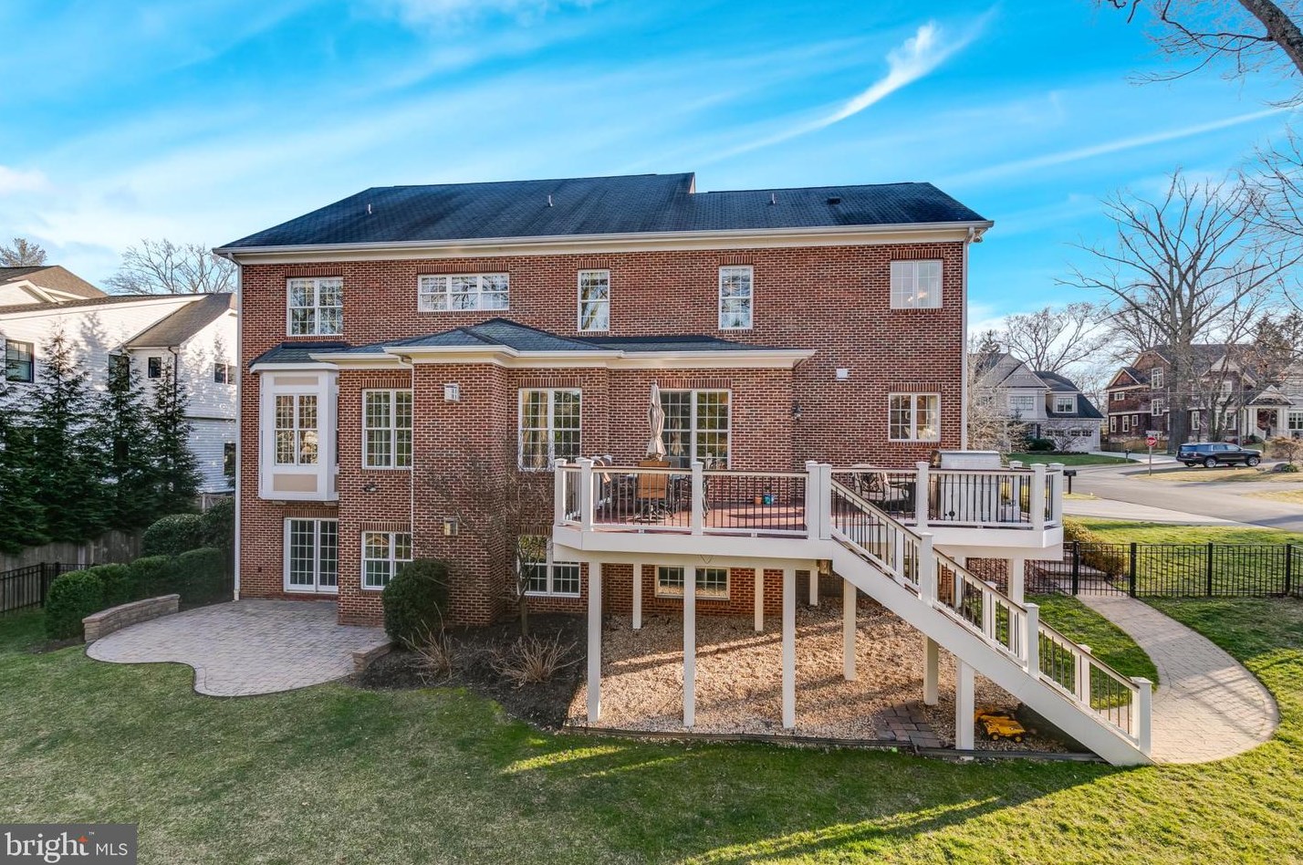 7030 Elizabeth Dr, Mc Lean VA  22101-2623 exterior