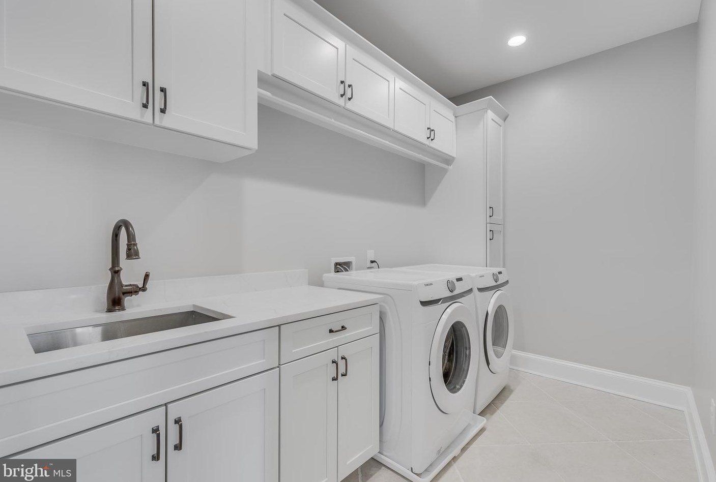 7030 Elizabeth Dr, Mc Lean VA  22101-2623 exterior