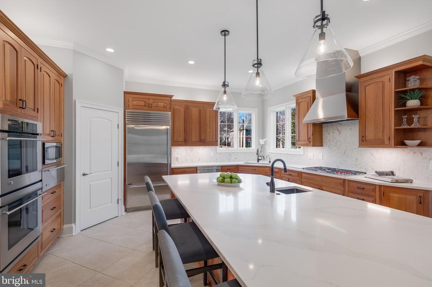 7030 Elizabeth Dr, Mc Lean VA  22101-2623 exterior