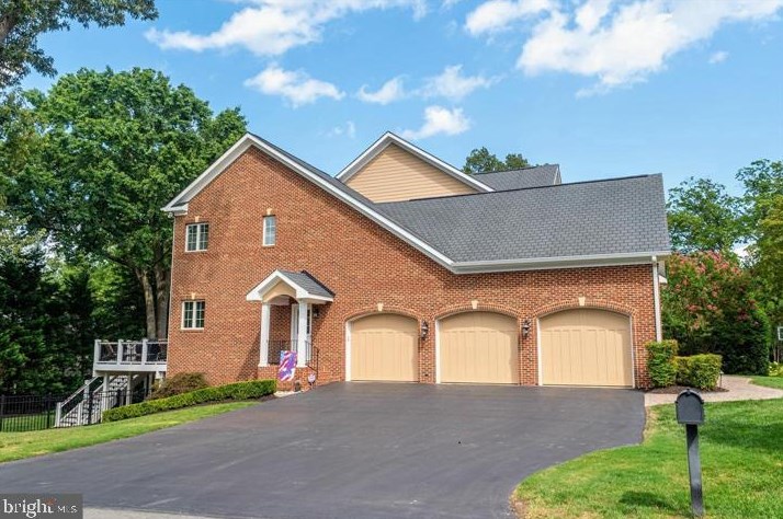 7030 Elizabeth Dr, Mc Lean VA  22101-2623 exterior