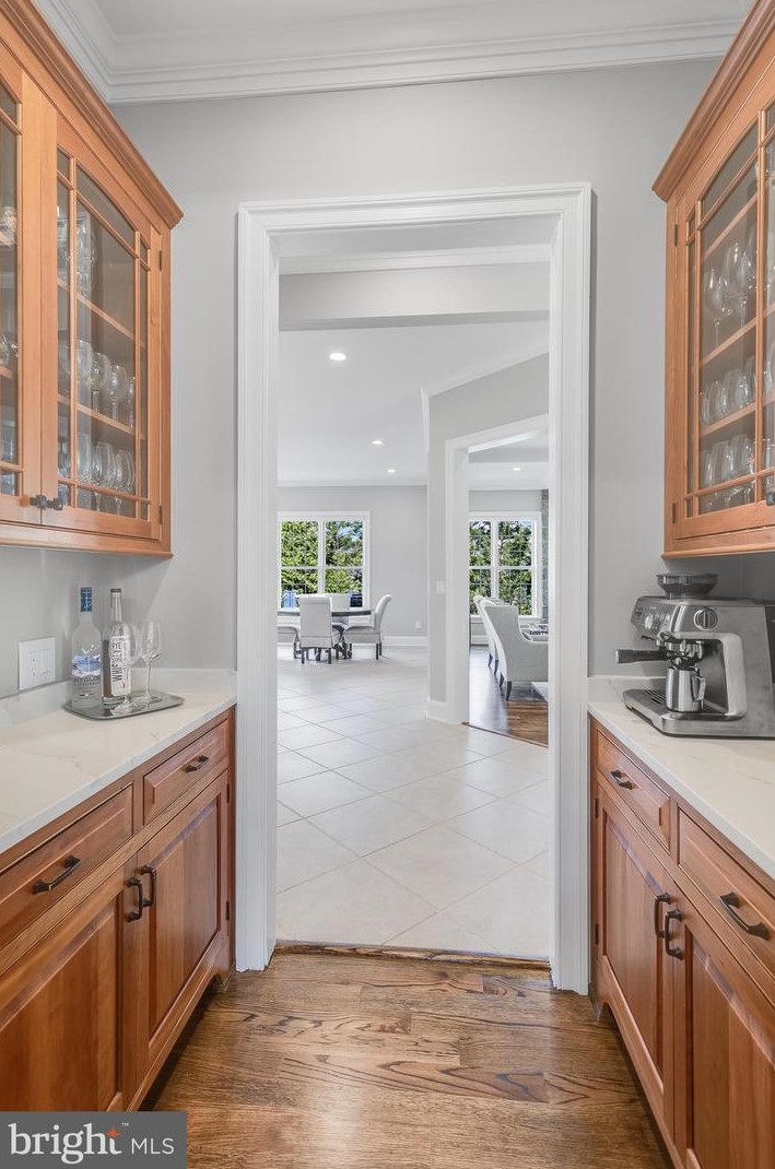 7030 Elizabeth Dr, Mc Lean VA  22101-2623 exterior