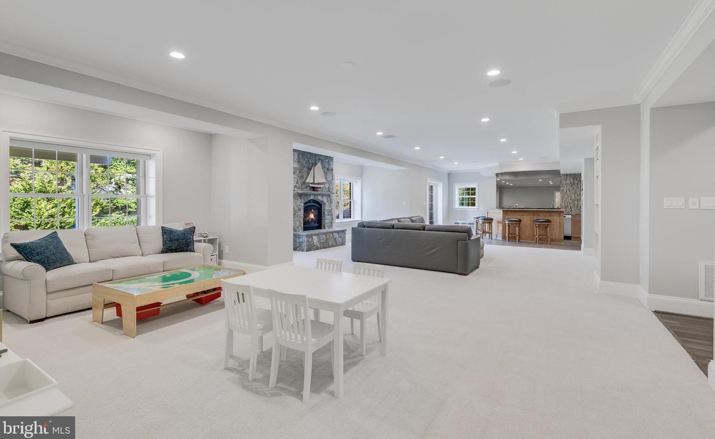 7030 Elizabeth Dr, Mc Lean VA  22101-2623 exterior